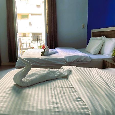 The Australian Hostel Кайро Екстериор снимка