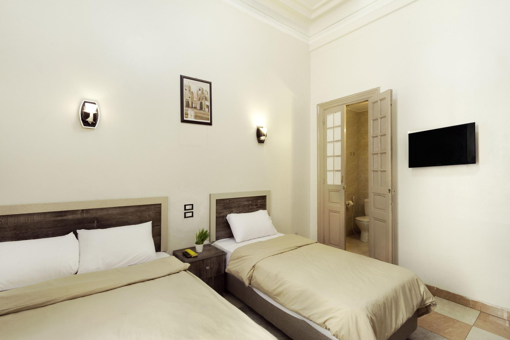 The Australian Hostel Кайро Екстериор снимка