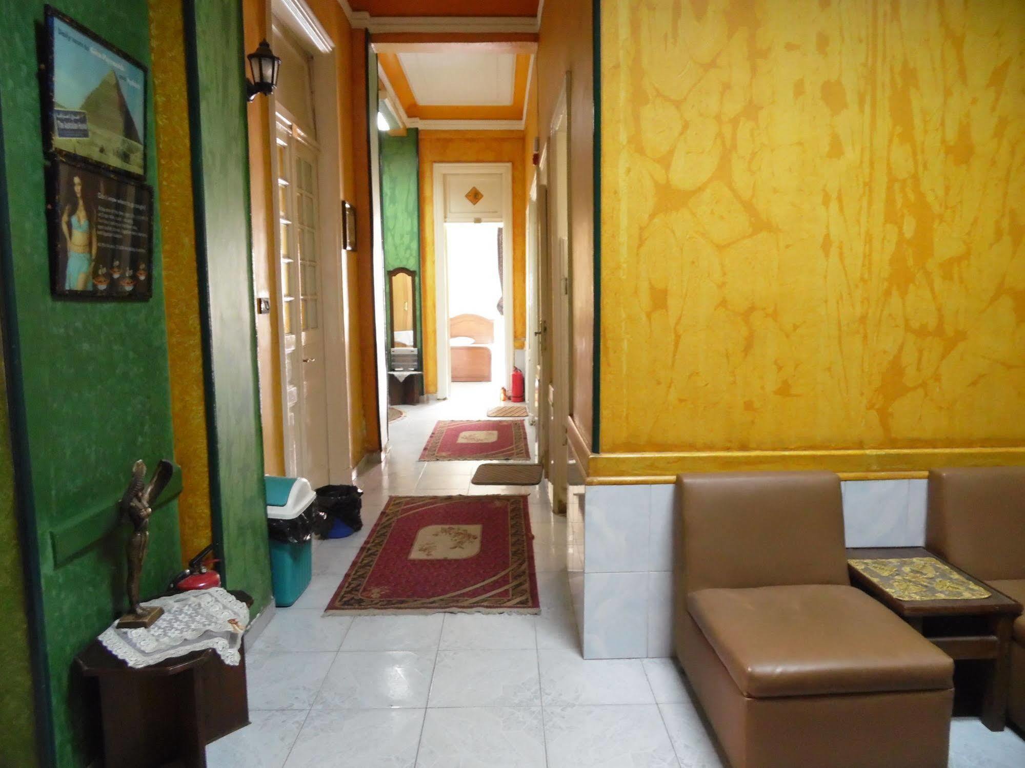 The Australian Hostel Кайро Екстериор снимка