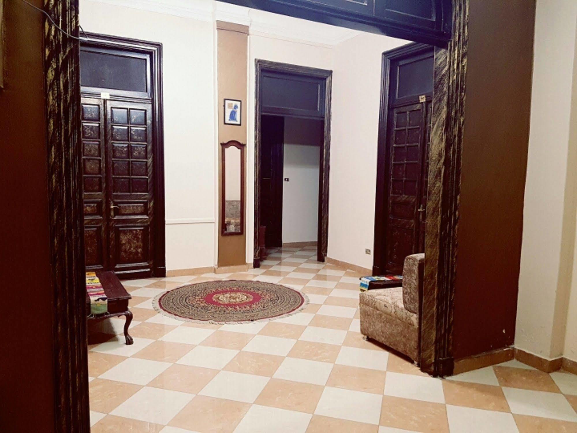 The Australian Hostel Кайро Екстериор снимка
