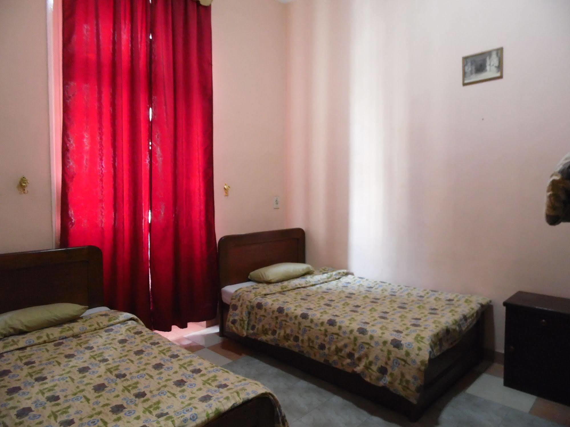 The Australian Hostel Кайро Екстериор снимка