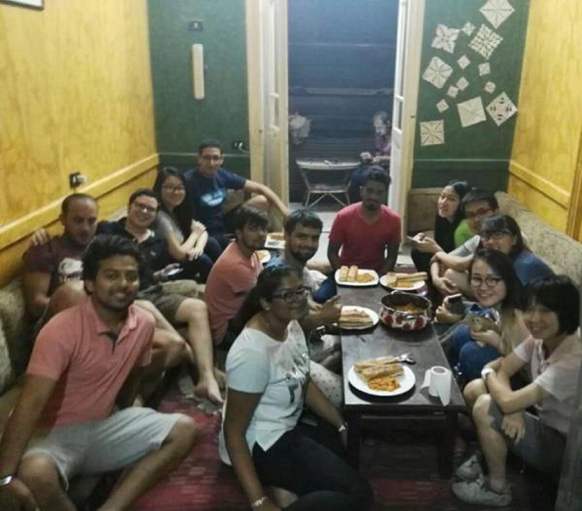 The Australian Hostel Кайро Екстериор снимка