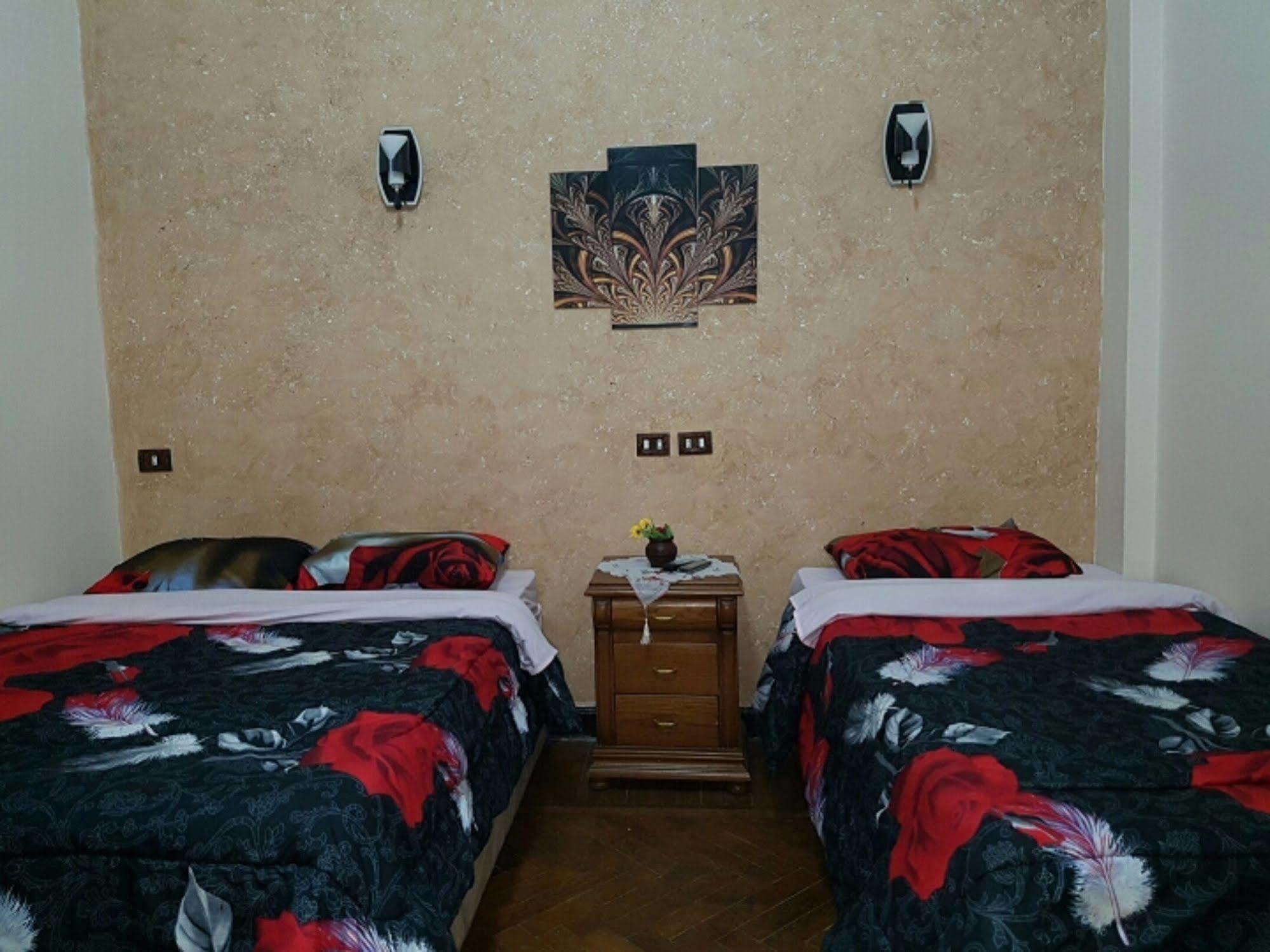 The Australian Hostel Кайро Екстериор снимка