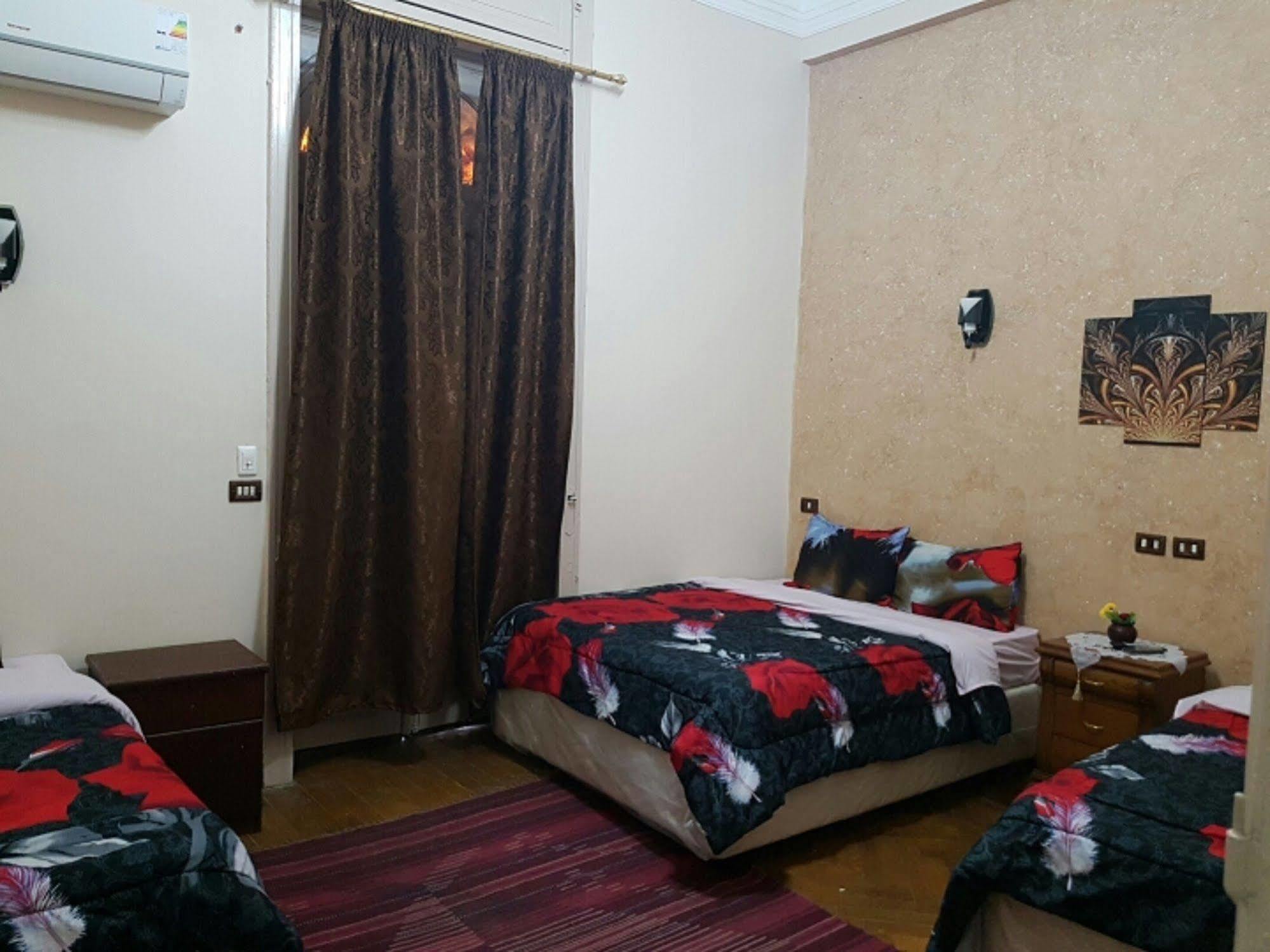The Australian Hostel Кайро Екстериор снимка